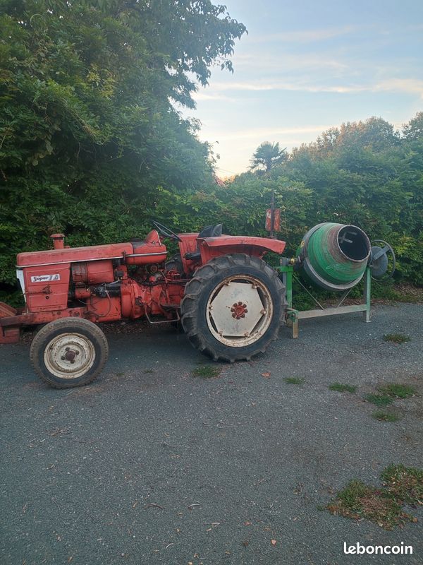 Bétonnière trois points derrière tracteur (image 1)
