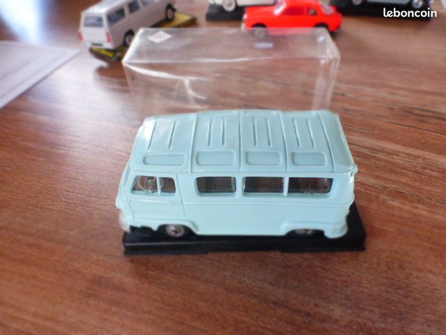 NOREV ANCIEN RENAULT ESTAFETTE à restaurer Plastique FOURGON Marchal 1
