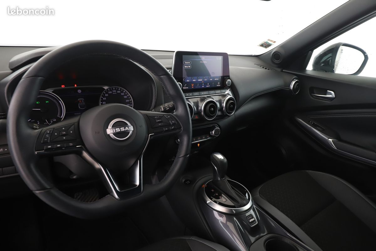 Nissan Juke 1.6 Hybrid N-Connecta 143 ch (image 6)