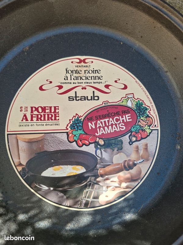 Duo De Plats En Fonte Staub - Grand Plat (neuf) + Petit Plat (peu Servi) - Compatible Gaz