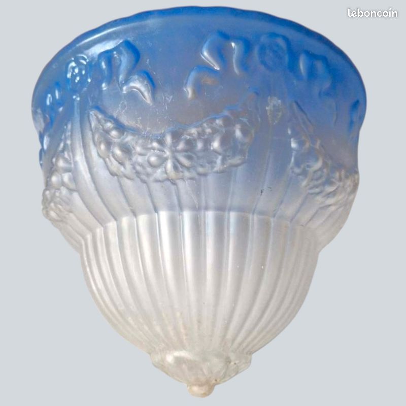 Plafonnier Ancien En Verre Moulé Dépoli, Style Industriel, Diamètre 20,4 Cm, Fabrication Française