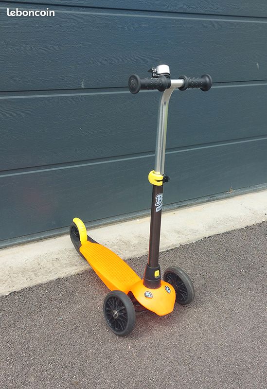 Trottinette 3 roues DECATHLON Oxelo - Idéale apprentissage (Max 20 kg) (image 1)