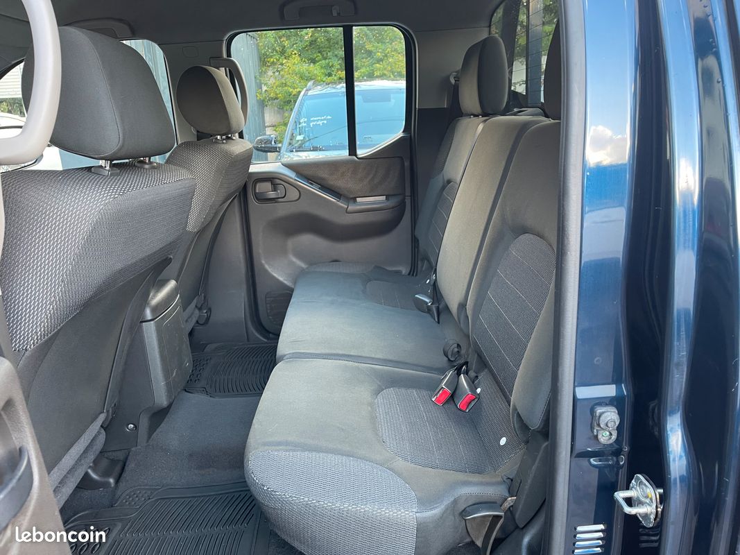 Nissan navara double cabine 2.5 dci 144 cv 4x4 "120 360 km" (image 5)
