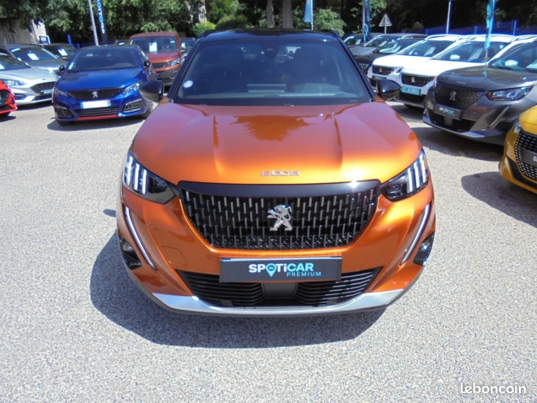 Peugeot 2008 130 SetS EAT8 GT (image 2)