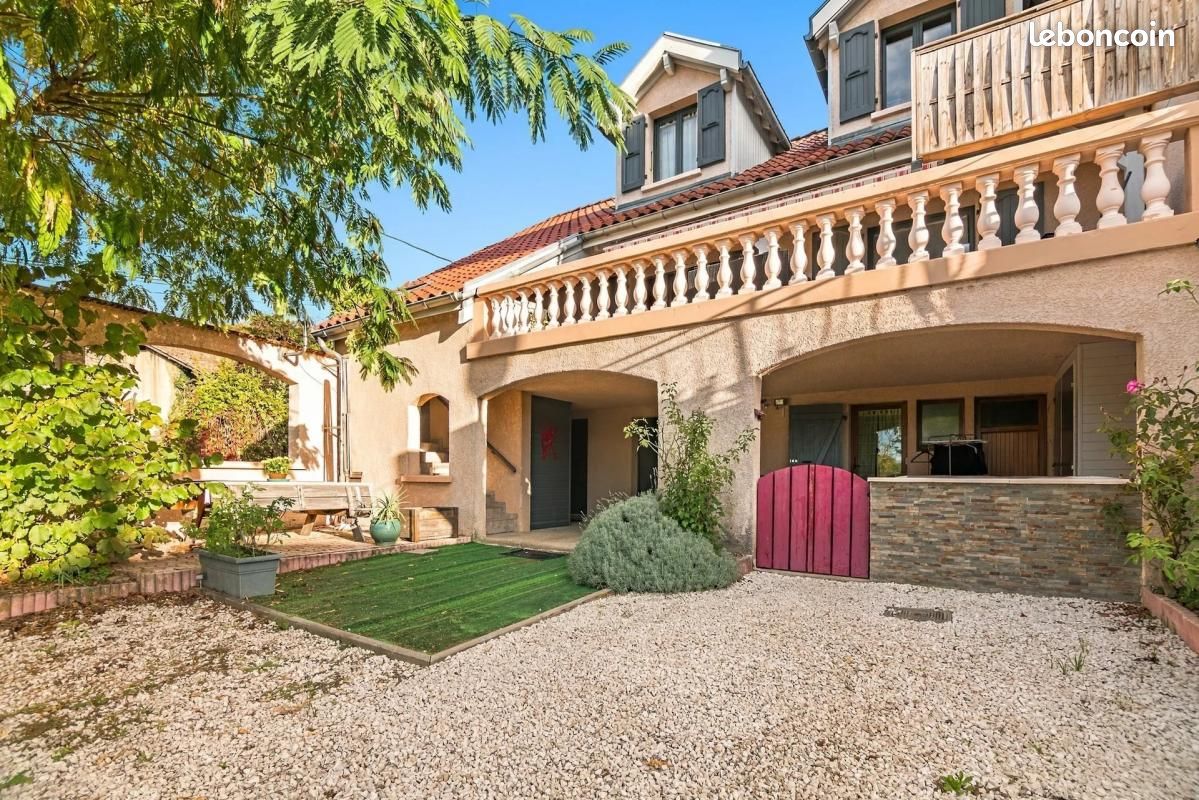 Maison 5 pièces 226 m² · à Renage · 226 m² · 346 000 €