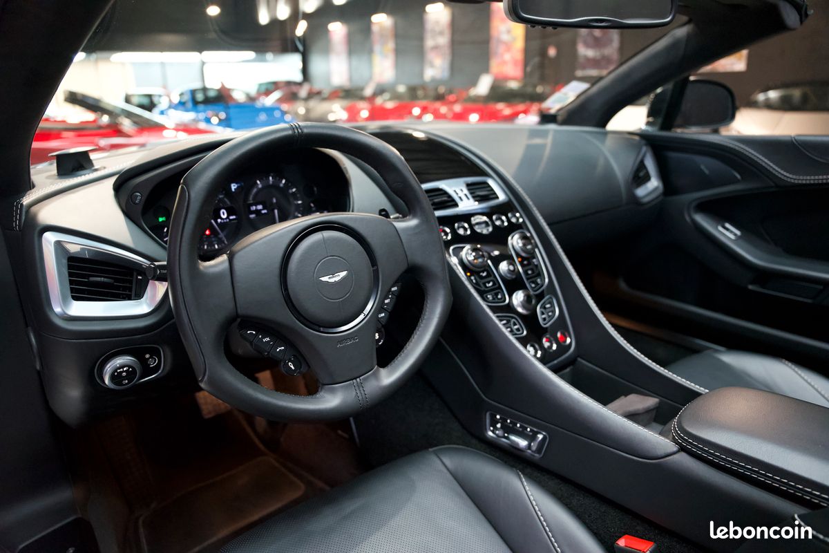 ASTON MARTIN VANQUISH II VOLANTE V12 6.0 576cv | Origine France | Bang & Olufsen | Freinage céramique | Onyx Black | À partir de 2135/mois (image 10)