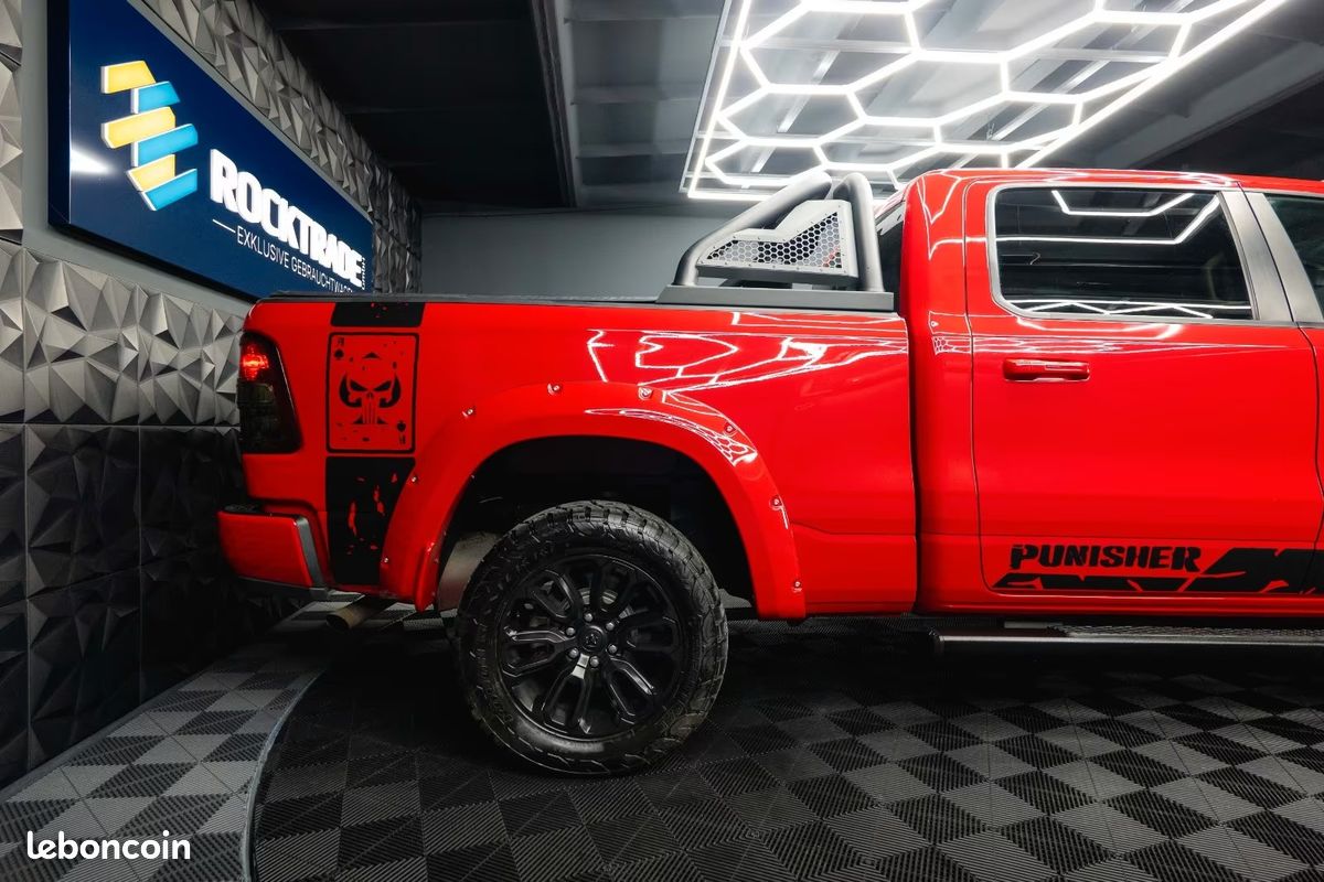 Dodge RAM 1500 Red Devil Long Bed 5.7 V8 HEMI 401 ch 4x4 – Night Pack – Offroad (image 10)