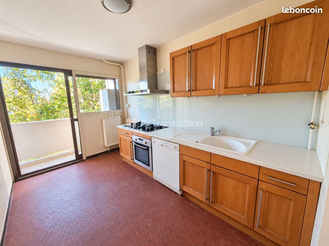 Appartement 4 pièces 72 m² · à Vaulx-en-Velin · 72 m² · 118 000 €