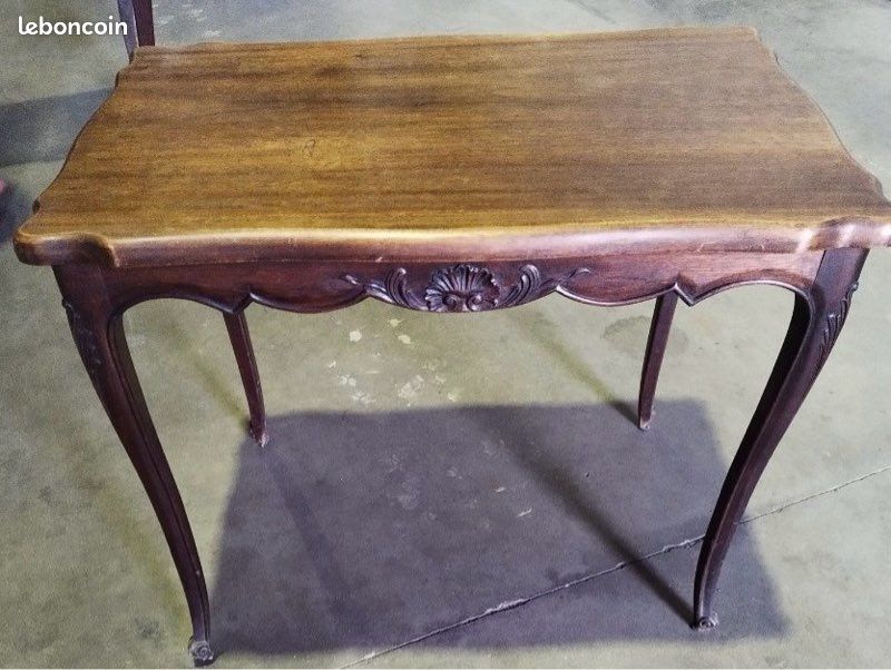 Table de jeux ancienne (image 1)