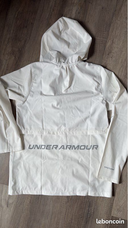 Running Under Armour (image 3)