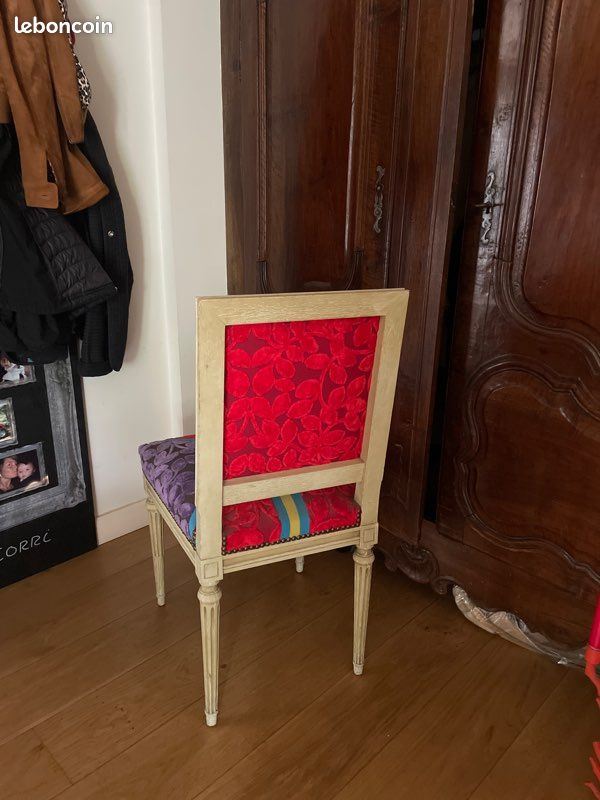 Chaise capitonnée (image 3)