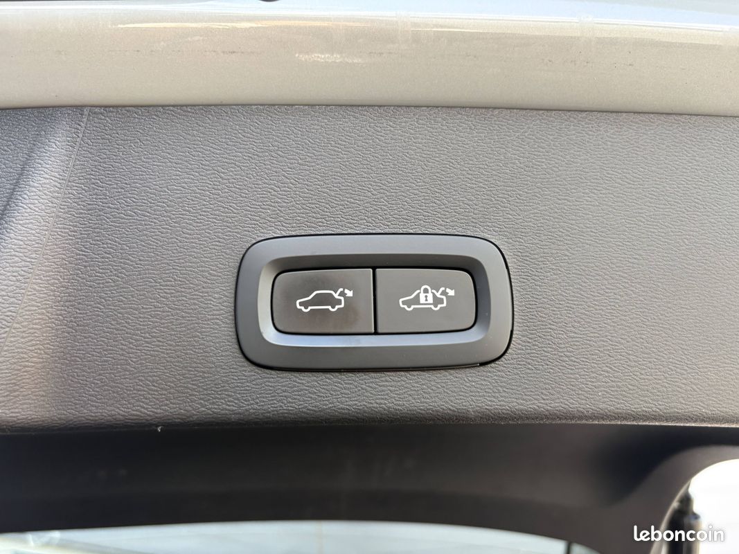 VOLVO XC40 B3 163 ch DCT7 Plus (image 10)