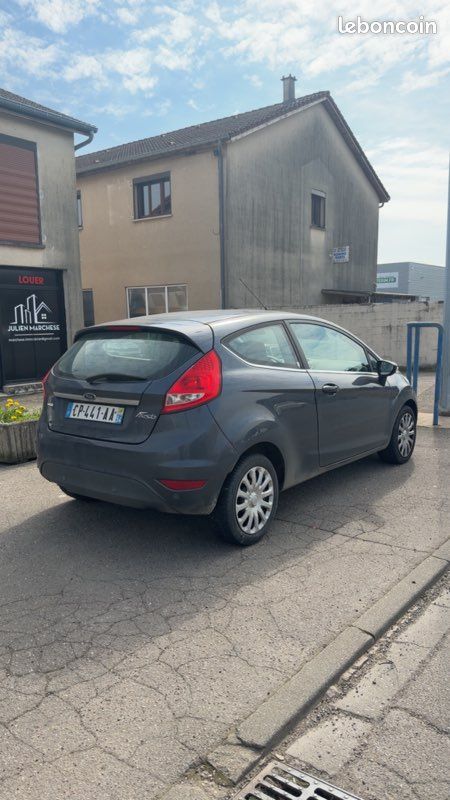 Ford fiesta (image 2)
