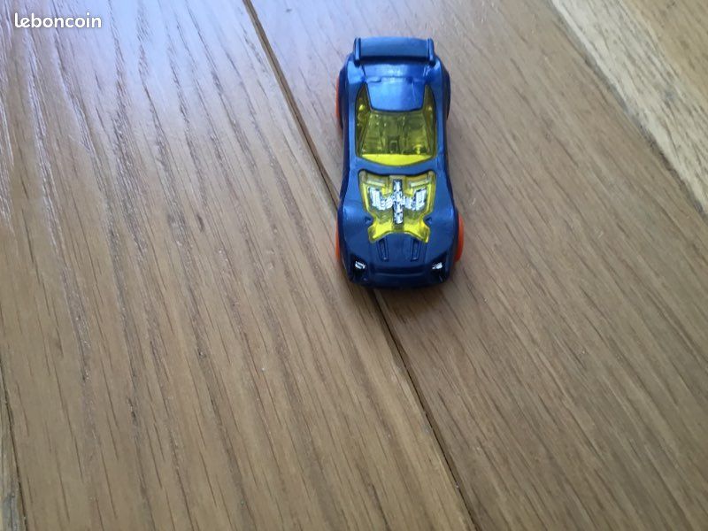Une voiture (image 1)