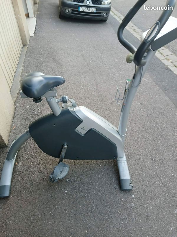 Vélo d'appartement Domyos en bonne état (image 2)