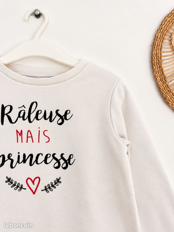 Sweat fille blanc inscription Râleuse mais princesse La Halle 3 Ans (image 4)
