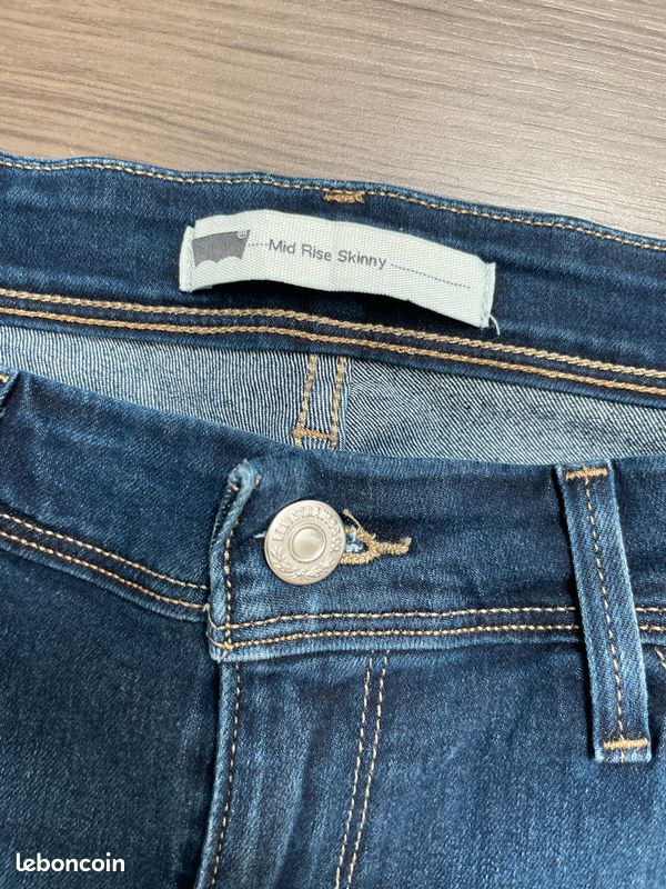 Levi's Mid Rise Skinny bermuda en jean bleu Femme W32 L25 (image 4)