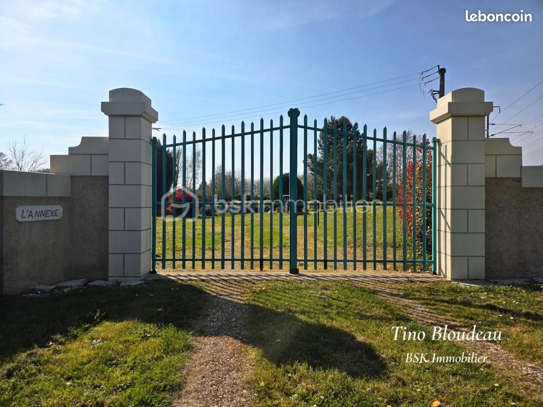 Terrain 4 060 m² Civray De Touraine · à Civray-de-Touraine · 65 000 €