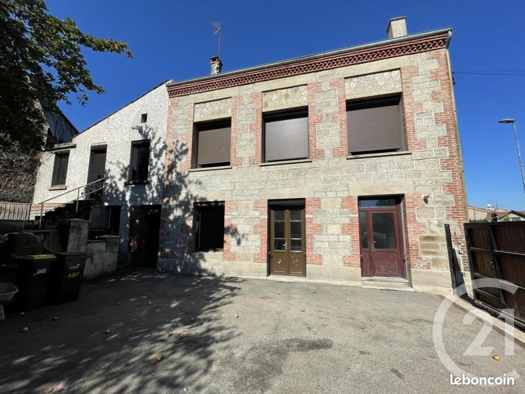 Maison 6 pièces 135 m² · à Saint-Étienne · 135 m² · 160 000 €