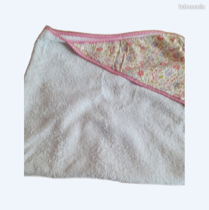 Serviette avec capuche enfant (image 1)