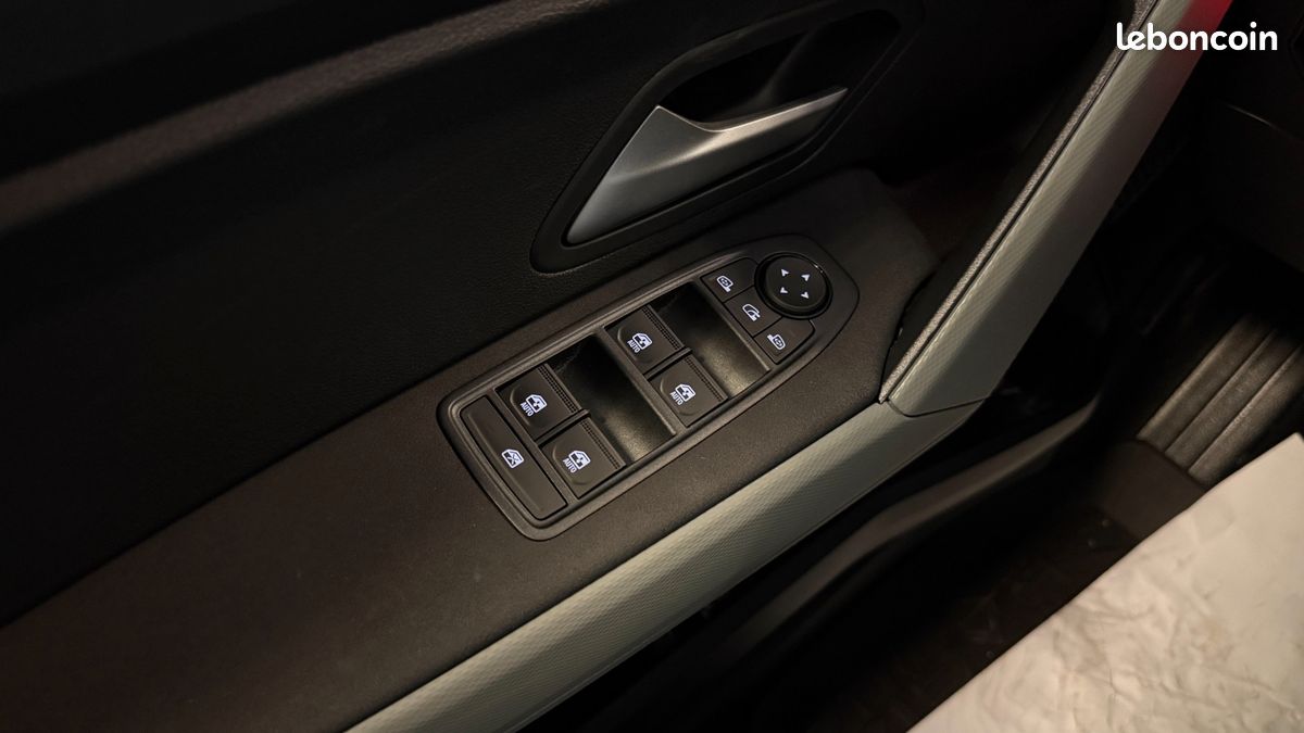 DACIA DUSTER HYBRID 155ch BVA 4X2 EXTREME SUREQUIPE (image 17)