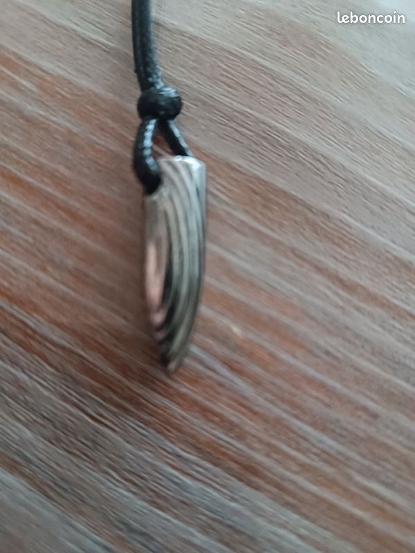 Collier pendentif balle (image 1)