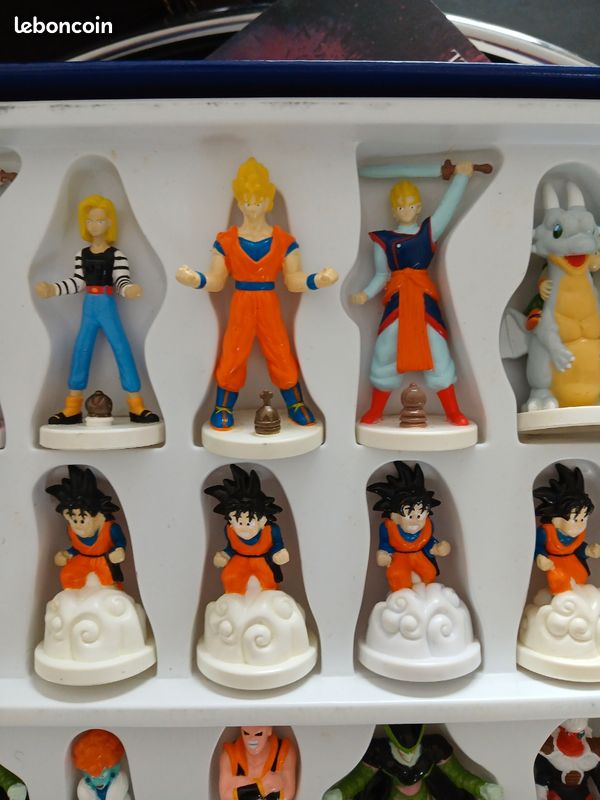 Jeu D'échecs Dragon Ball Z - Figurines Complètes - Occasion Bon état