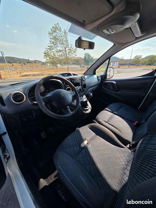 🚐 À VENDRE : Peugeot Partner 4x4 1.6 HDi 90 ch – Très bon état (image 3)