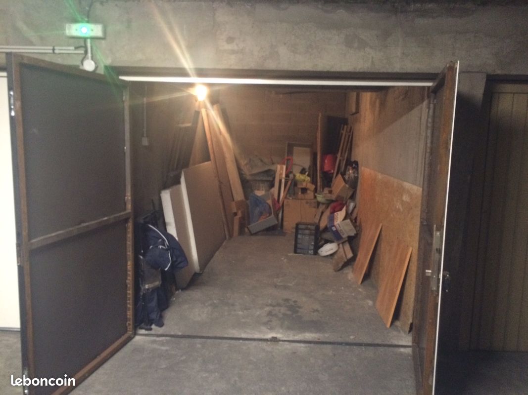 Location d'un garage et d'un box, ensemble ou séparement (image 2)