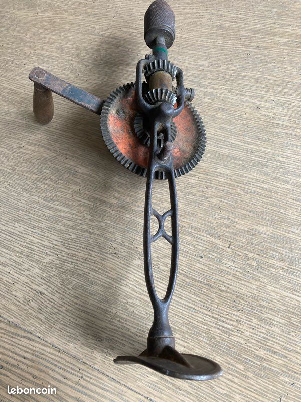 Ancienne chignole manuelle (image 1)
