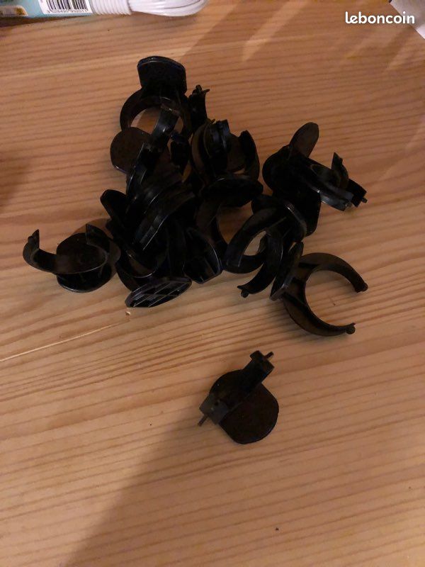 Lot de 15 clips plinthes ikea (image 1)