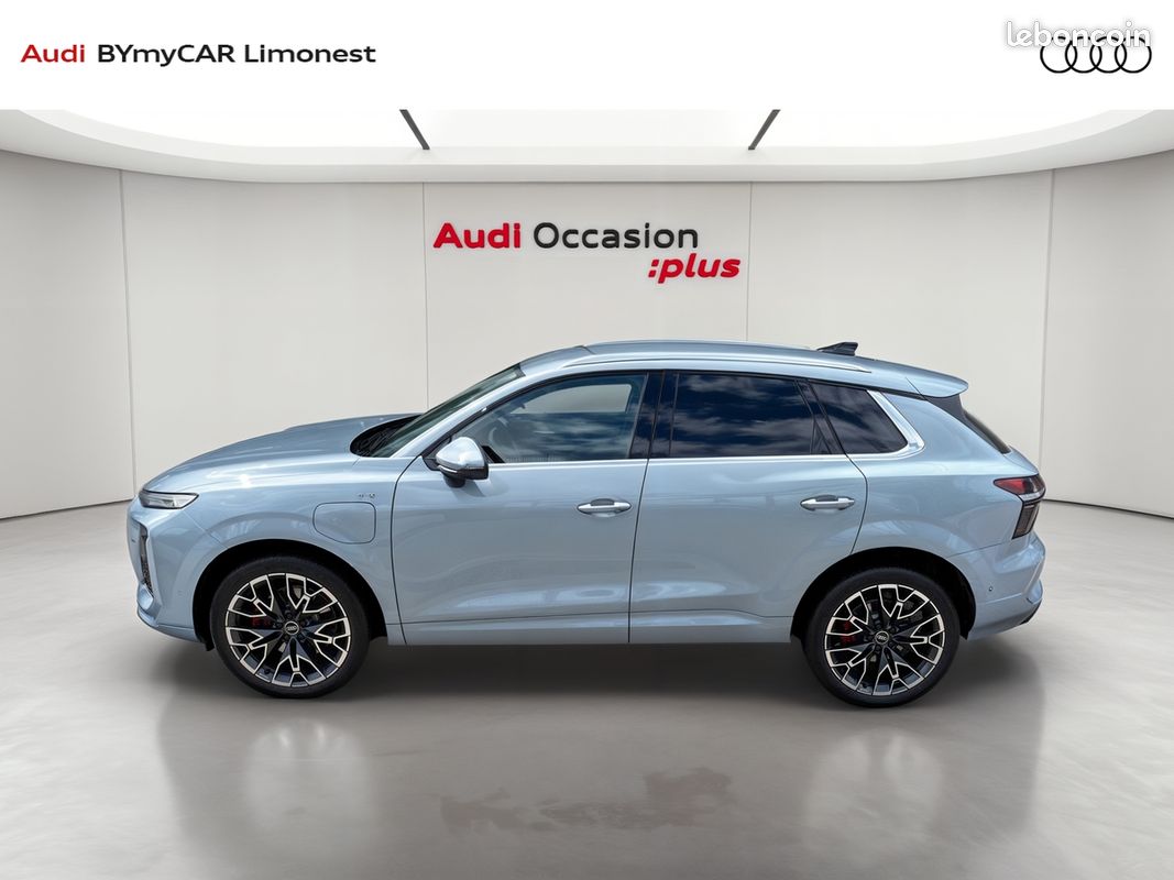 AUDI Q3 e-hybrid 272 ch S tronic 6 S line (image 2)