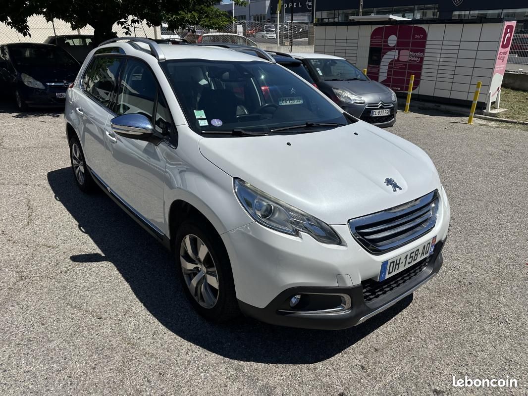 Peugeot 2008 1.2 82ch BVM5 Access (image 1)