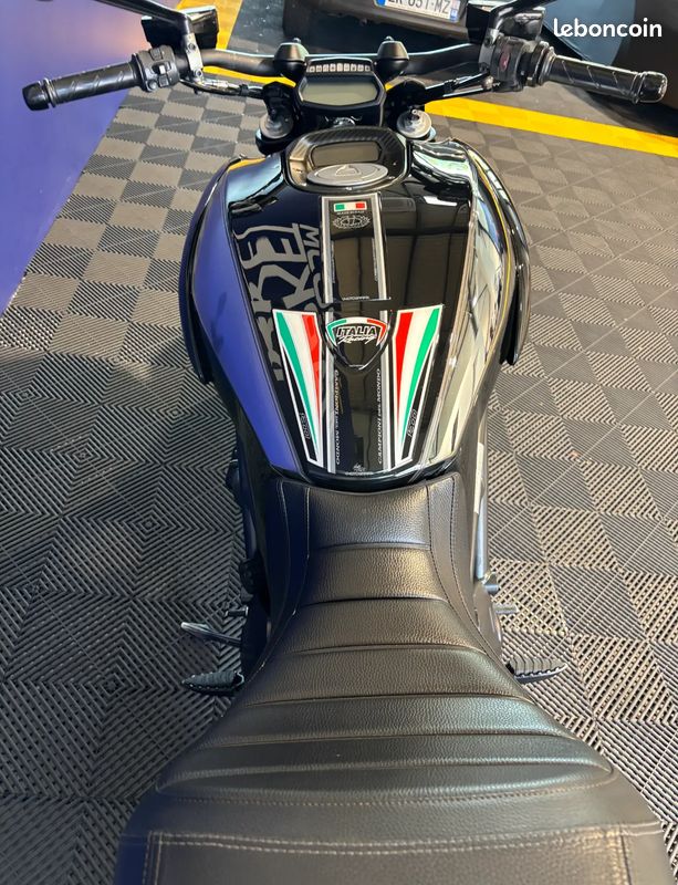 DUCATI Diavel Dark 1200 167ch - 2012 (image 19)