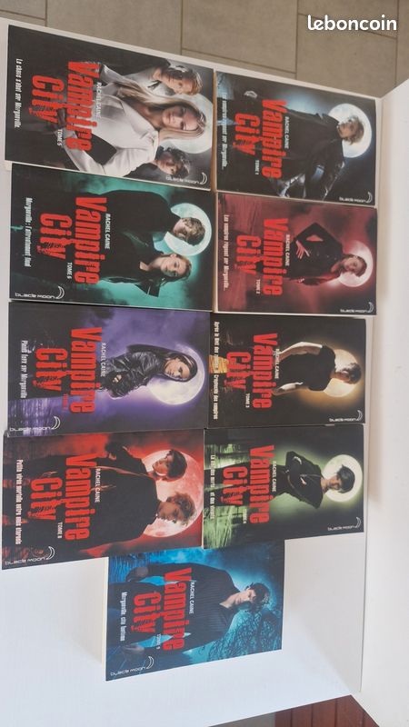Lot Livres grand format vampire city tome 1 a 9 de rachel caine (image 1)