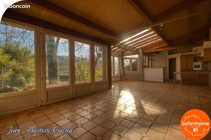 Maison 8 pièces 232 m²