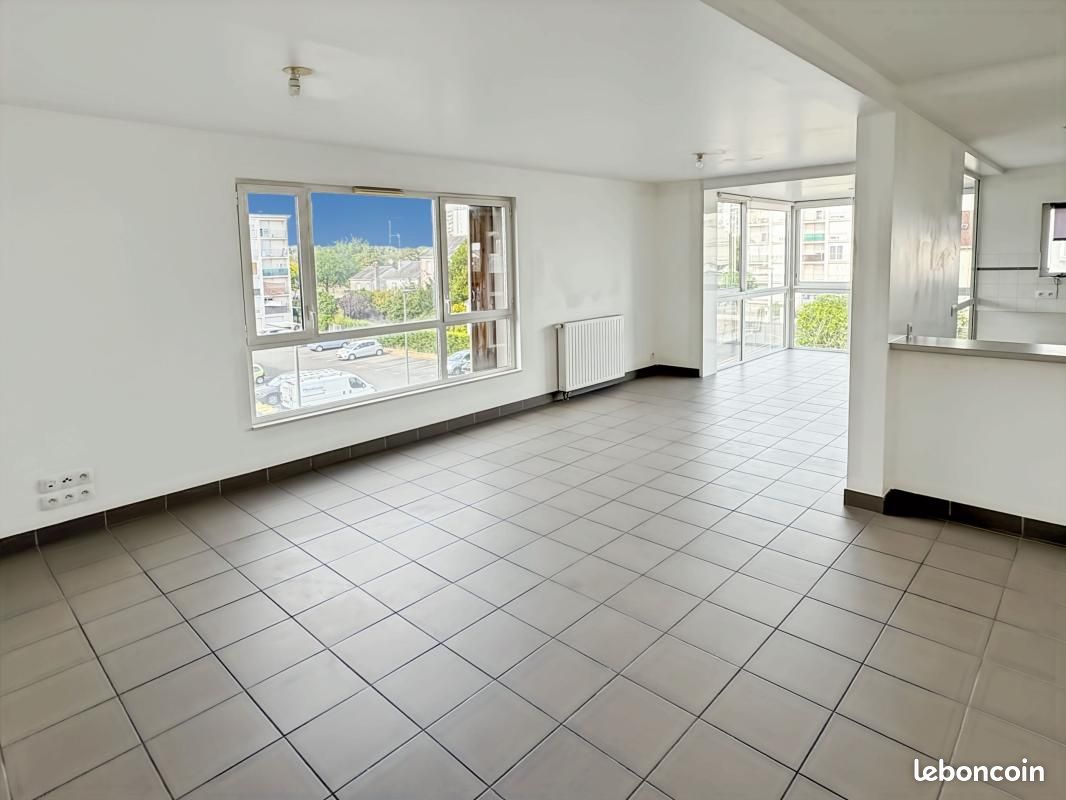 Appartement 4 pièces 106 m² · à Saint-Pierre-des-Corps · 106 m² · 955 €
