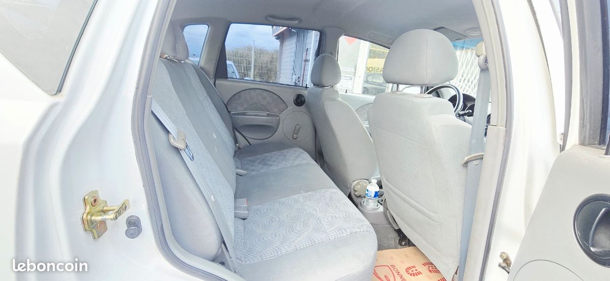 DAEWOO kalos / 1.2 essence 70 cv / année 2004 / ct ok (image 5)