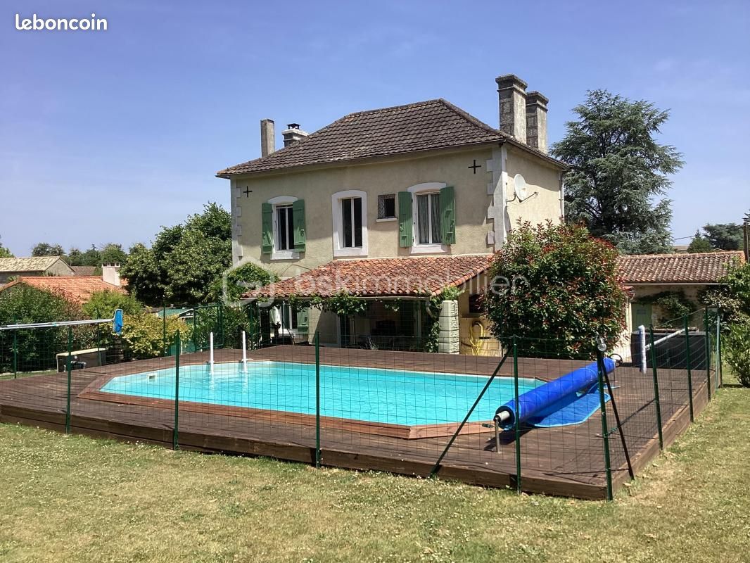 Maison 7 pièces 161 m² · à Lorigné · 161 m² · 299 000 €