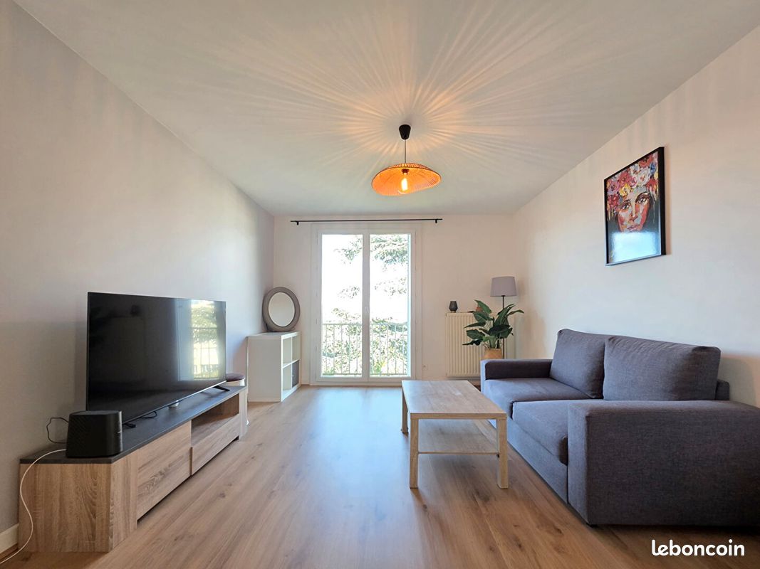 Appartement 3 pièces 57 m² · à Romans-sur-Isère · 56,6 m² · 93 000 €