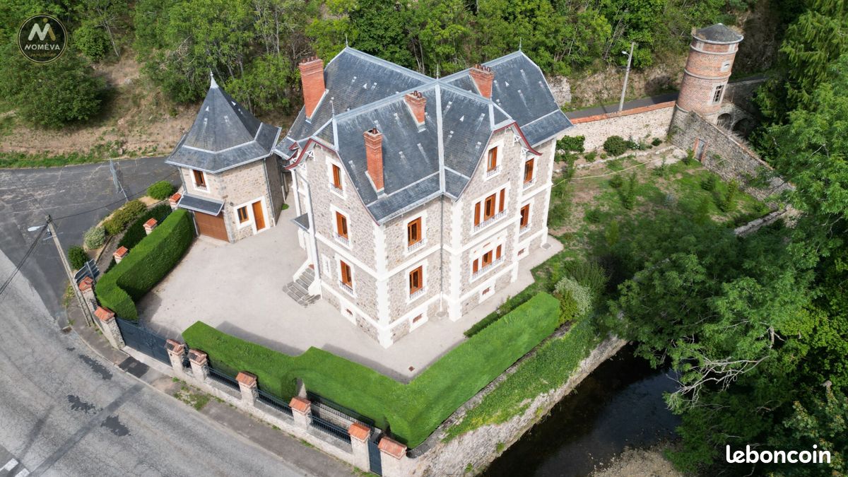 Maison 15 pièces 360 m² · à Dunières · 360 m² · 510 000 €