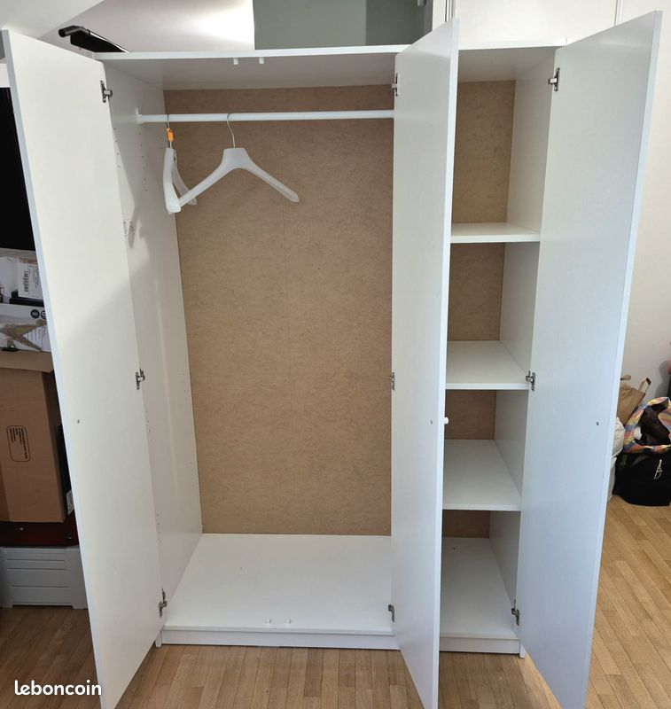 Armoire IKEA KLEPPSTAD 3 portes blanche très bon état (image 1)