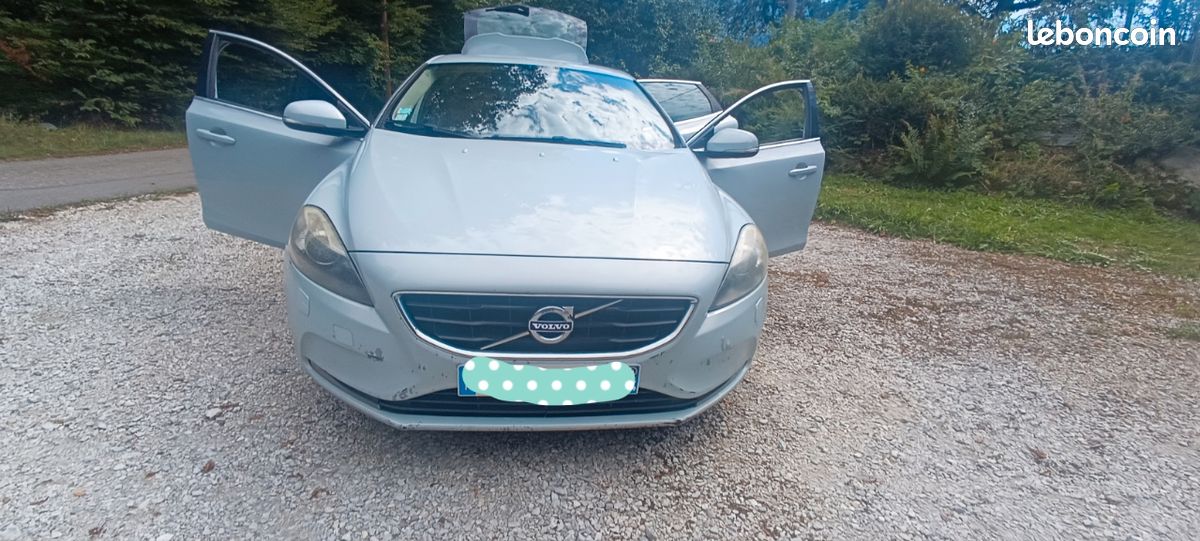 Volvo v40 d3 summum 2012 (image 2)