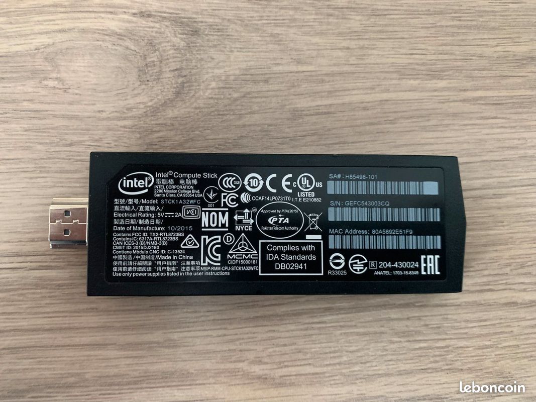 Intel Compute Stick2 (image 3)