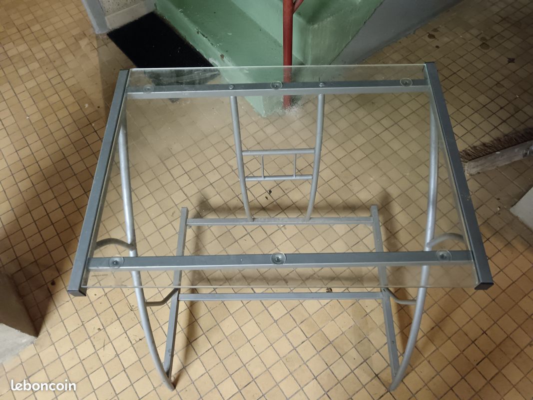Petit bureau (image 1)