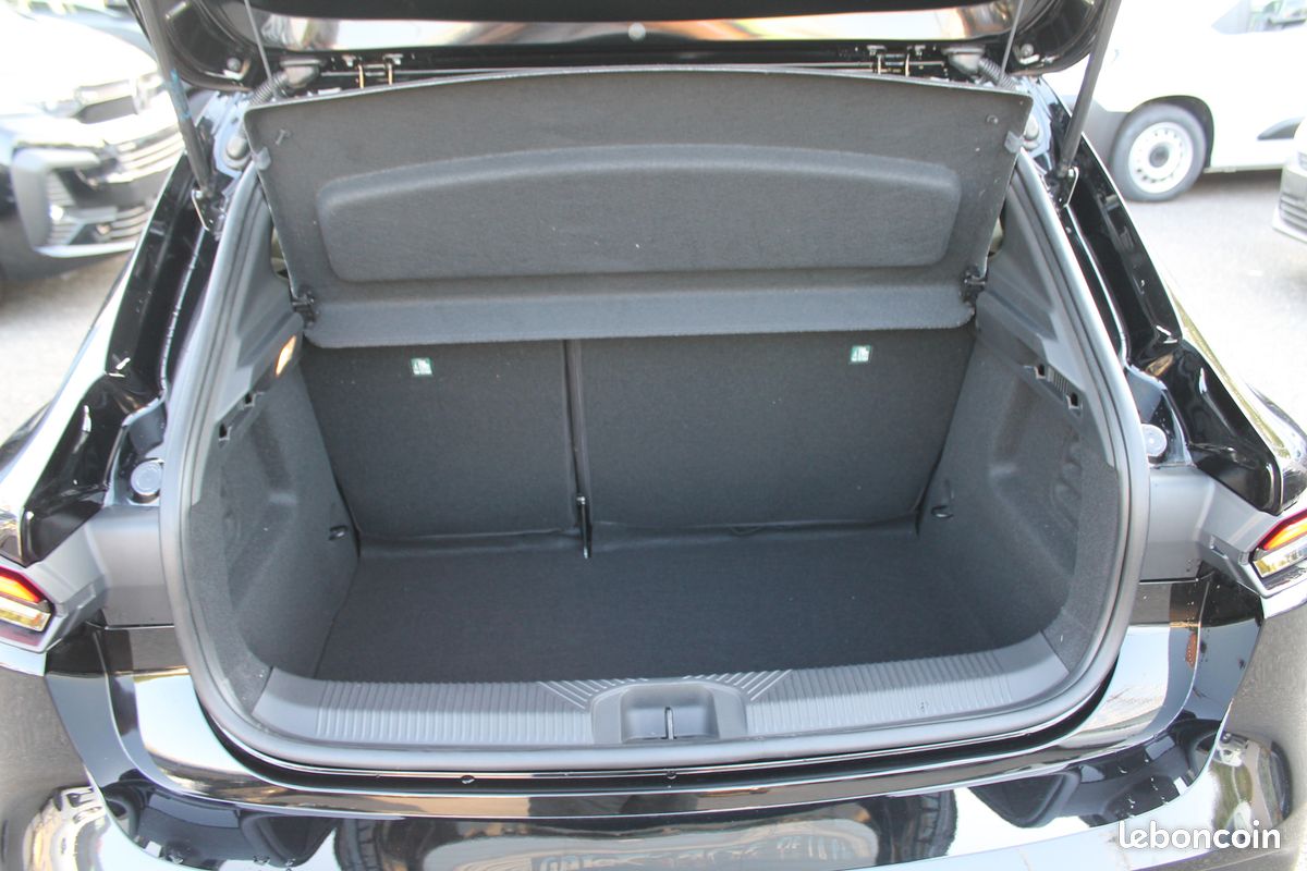 Renault Clio VI 1.2 TCE 115 Techno Pack Hiver, Pack Safety et Jantes Aluminium 18" sortie le 30/03/2026 - 5 Kilomètres (image 9)