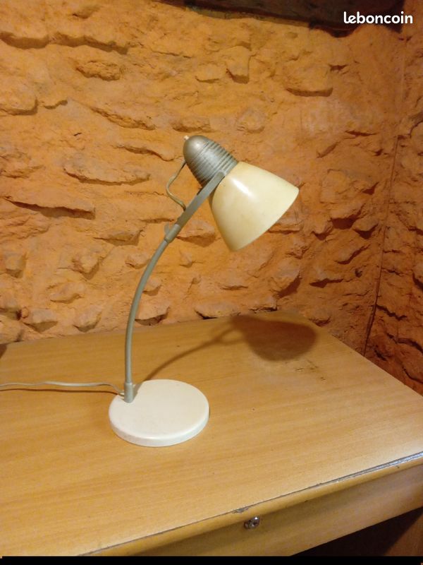 Lampe de bureau (image 1)