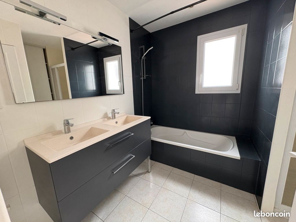 Maison a louer challans - 4 pièce(s) - 102 m2 - Surfyn