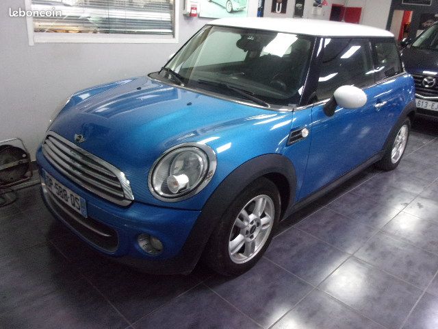 Mini cooper ii 1.6 122 cv cooper 01/12 152mkm jantes alu 15/clim auto/vol xfonct/bluetooth /regulateur/radio cd (image 1)