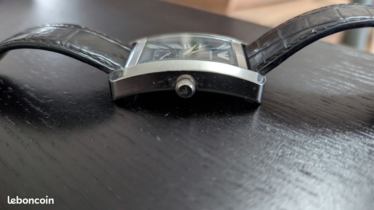 Montre Emporio Armani – Boîtier rectangulaire – Pile à remplacer (image 4)